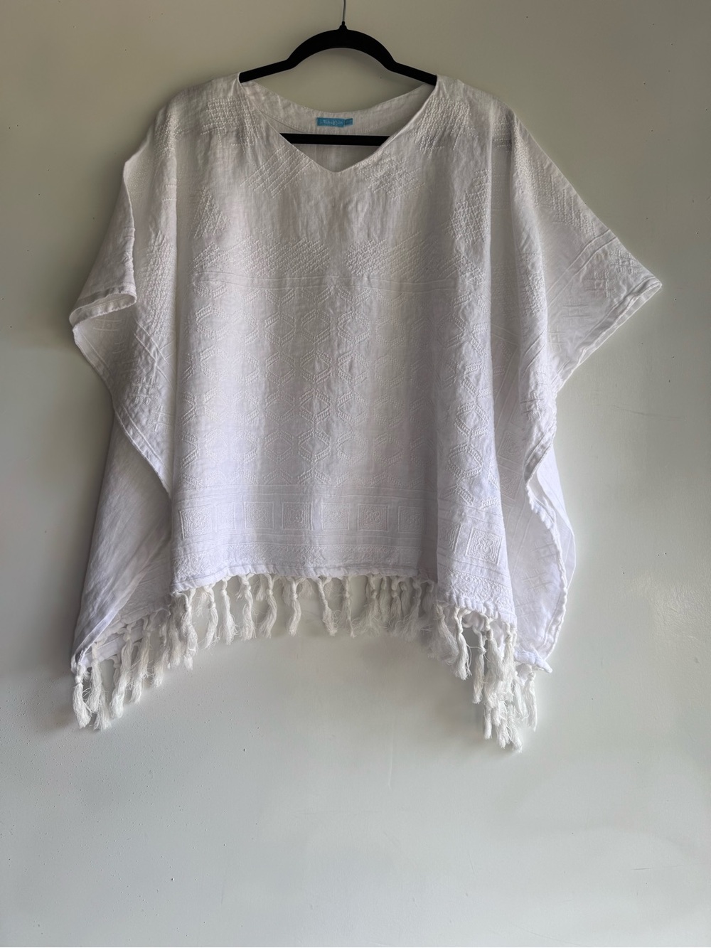 J McLaughlin 100% Pattered Linen XS/S Boho White Fringe V-Neck PonchTop Coastal